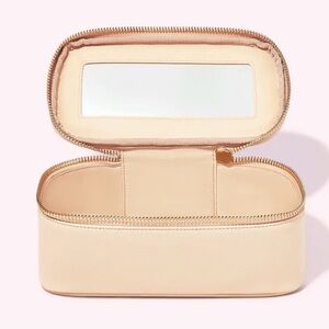 Stoney Clover Lane- WHITE Textured open top mirror pouch

This is white!!! NWT!